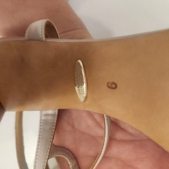 Badgley Mischka Light Lilac Embellished Heeled Sandals. NWT. Size 6 - Picture 7 of 10